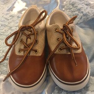 Gymboree boy shoes new size 8